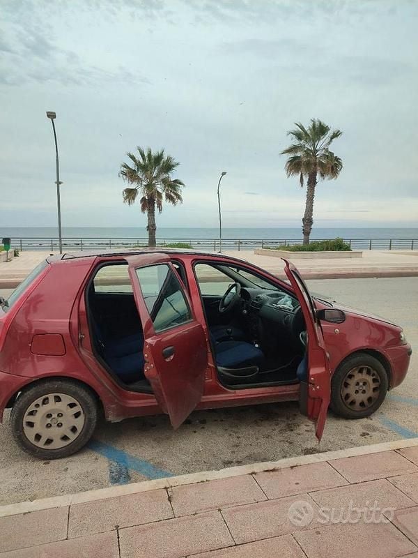 Usata Fiat Punto 60 CV (44 kW) 2002 Rosso Berlina