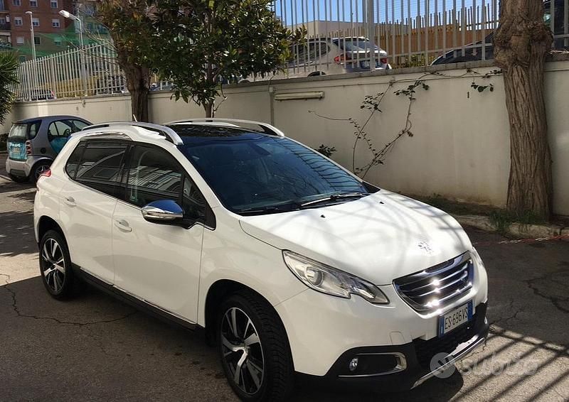 Usata Peugeot 2008 Allure 92 CV (67 kW) 2014 Bianco SUV