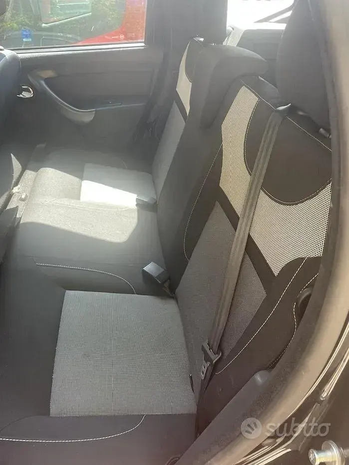 Usata Dacia Duster 109 CV (80 kW) 2016 Nero SUV