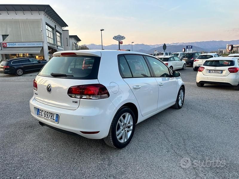 Usata VW Golf VI Highline 122 CV (89 kW) 2010 Bianco Utilitaria