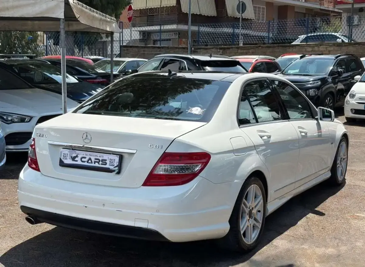 Usata Mercedes C220 Avantgarde 170 CV (125 kW) 2009 Bianco Berlina