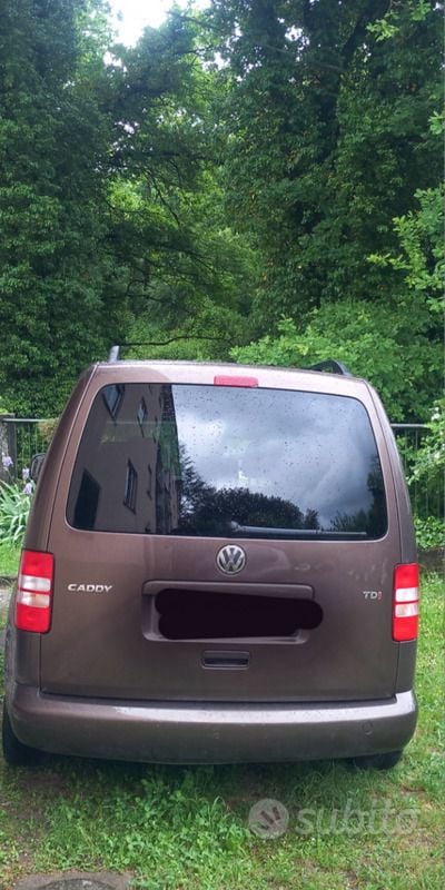Usata VW Caddy 102 CV (75 kW) 2011 Marrone Monovolume