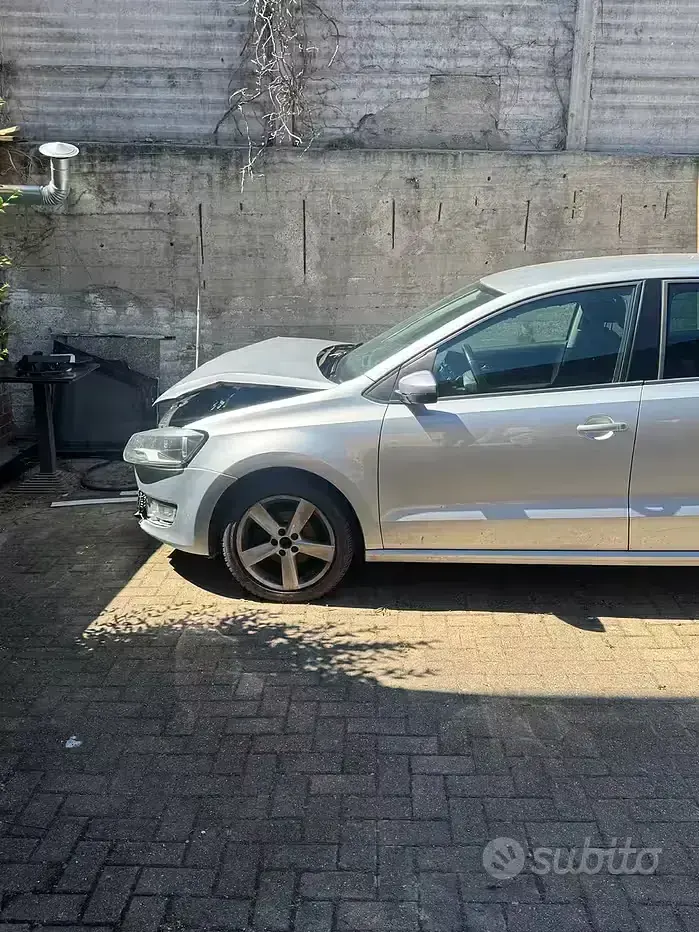Usata VW Polo Comfortline 90 CV (66 kW) 2013 Grigio Utilitaria