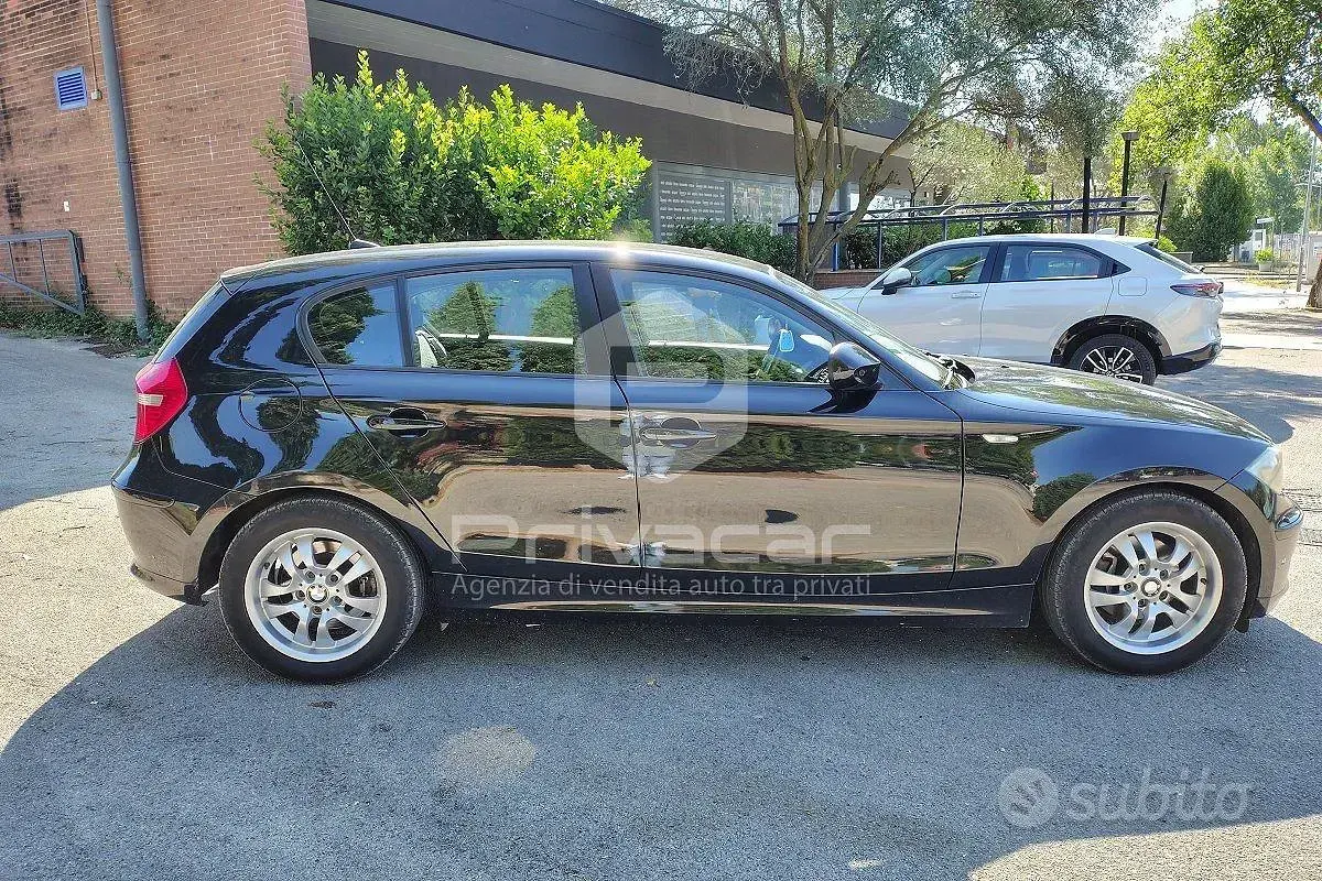 Usata BMW 118 143 CV (105 kW) 2011 Nero Utilitaria