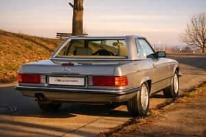 Usata Mercedes 560 230 CV (169 kW) 1989 Argento Cabrio