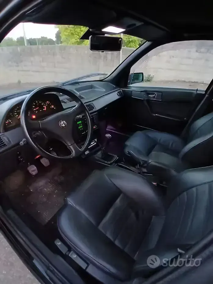 Usata Alfa Romeo 155 150 CV (110 kW) 1995 Nero Berlina
