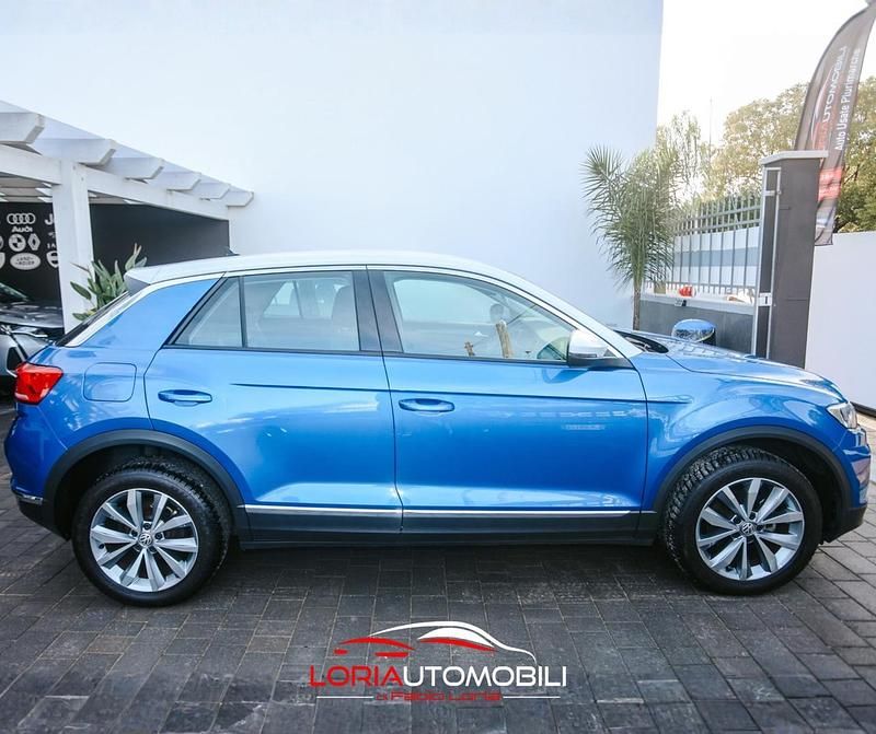 Usata VW T-Roc Advance 116 CV (85 kW) 2020 Blu SUV