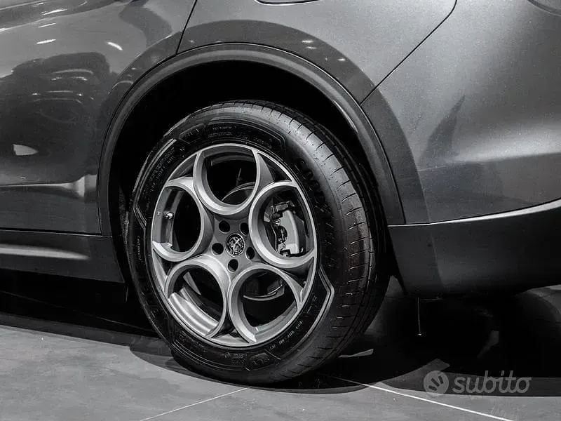 Nuova Alfa Romeo Stelvio Sprint 210 CV (154 kW) 2026 Grigio SUV