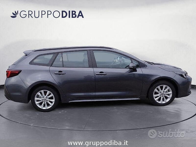 Nuova Toyota Corolla Active 2025 Grigio Station wagon