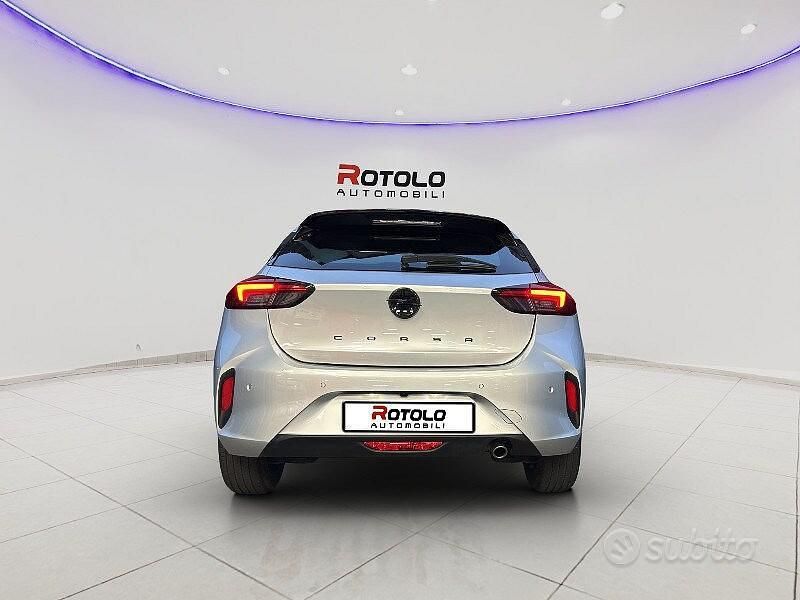 Usata Opel Corsa 101 CV (74 kW) 2025 Argento Utilitaria