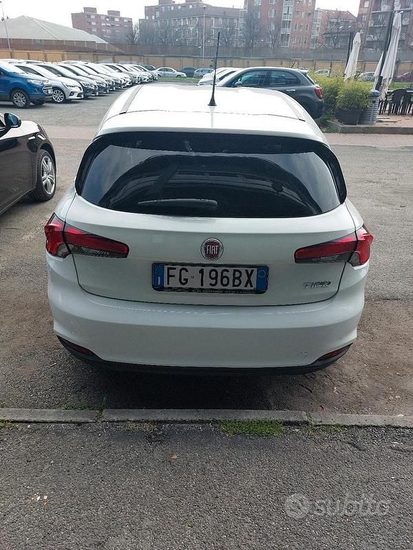 Usata Fiat Tipo 120 CV (88 kW) 2017 Bianco Berlina