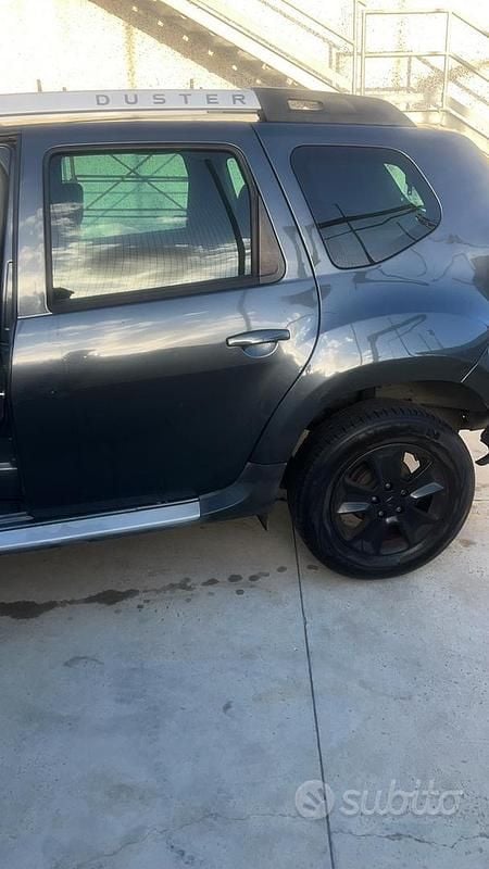 Usata Dacia Duster 115 CV (84 kW) 2015 Grigio SUV