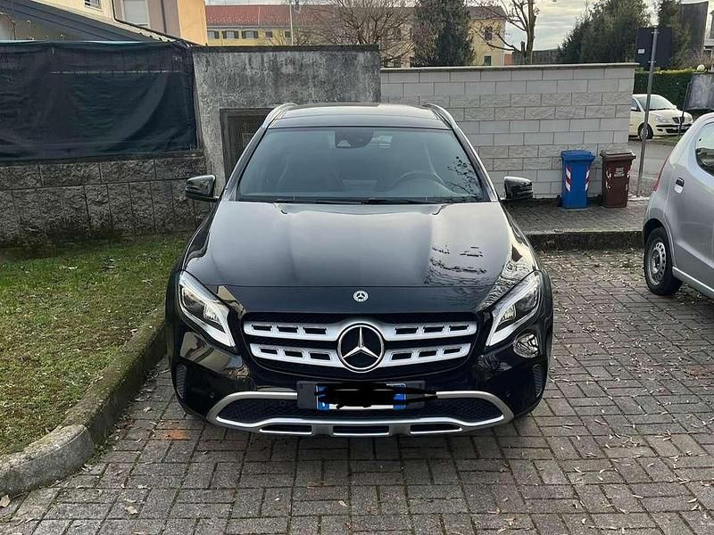 Usata Mercedes 180 131 CV (96 kW) 2019 Nero Berlina