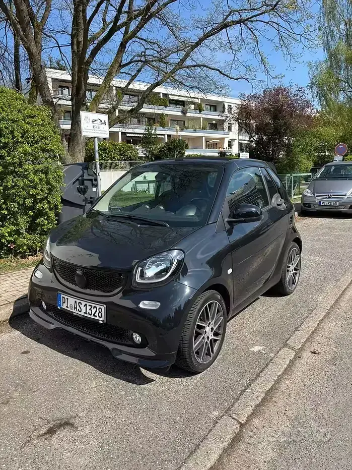 Usata Smart ForTwo Cabrio Brabus 109 CV (80 kW) 2017 Nero Cabrio