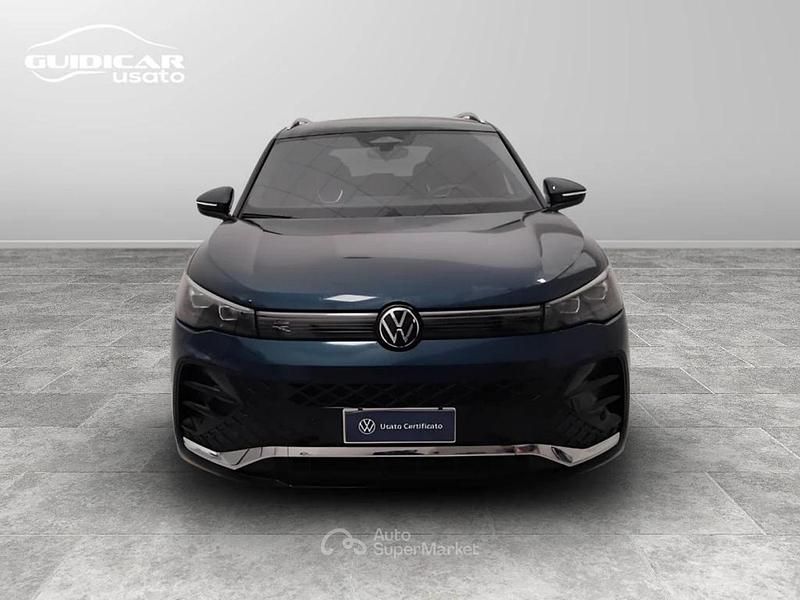 Usata VW Tiguan R-line 150 CV (110 kW) 2025 Verde SUV