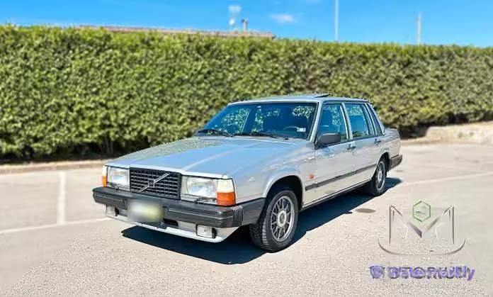 Usata Volvo 740 158 CV (116 kW) 1987 Grigio Berlina