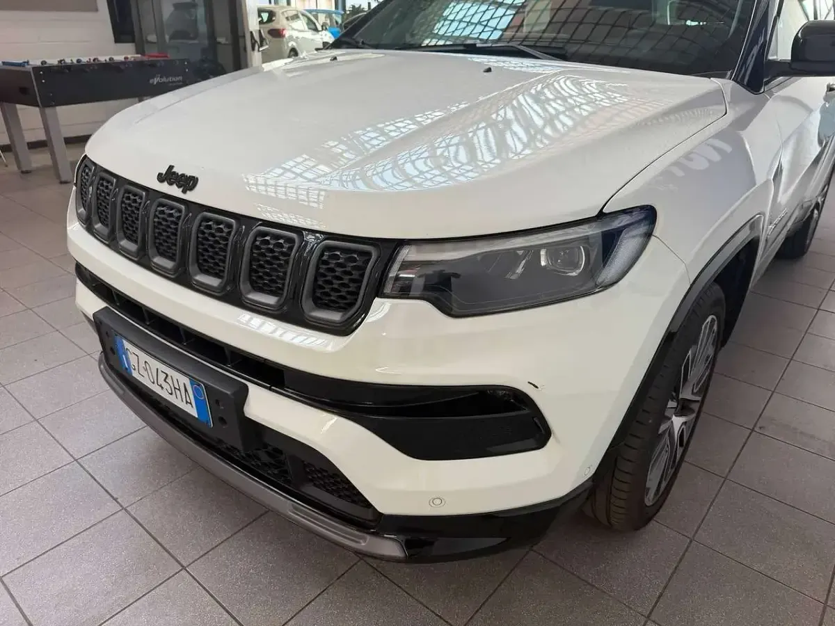 Usata Jeep Compass Summit 131 CV (96 kW) 2025 Bianco SUV