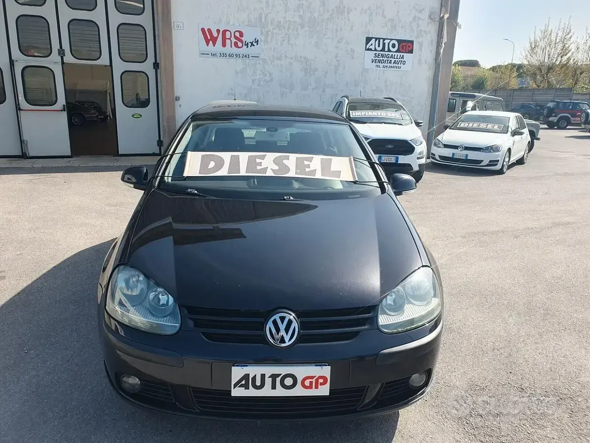 Usata VW Golf IV 105 CV (77 kW) 2004 Berlina