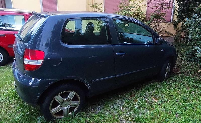 Usata VW Fox Sport 75 CV (55 kW) 2005 Grigio Utilitaria