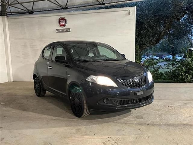 Nero Usata 2024 Lancia Ypsilon Silver Due volumi | 11.450 € (Ottimo prezzo) - Immagine 1/4