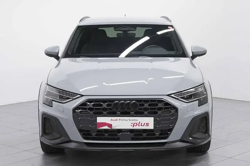 Usata Audi A3 Sportback Ambiente 150 CV (110 kW) 2025 Grigio Utilitaria