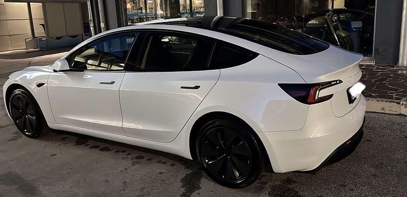 Bianco Usata 2023 Tesla Model 3 RWD Berlina | 33.000 € (Molto cara) - Immagine 1/4