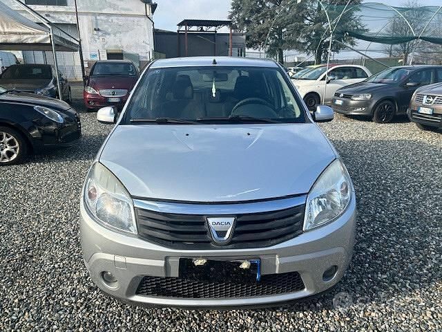 Usata Dacia Sandero Ambiance 75 CV (55 kW) 2009 Grigio Berlina