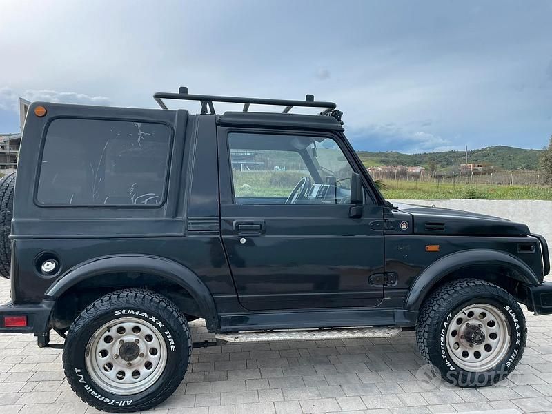 Usata Suzuki Samurai 64 CV (47 kW) 1988 Nero SUV