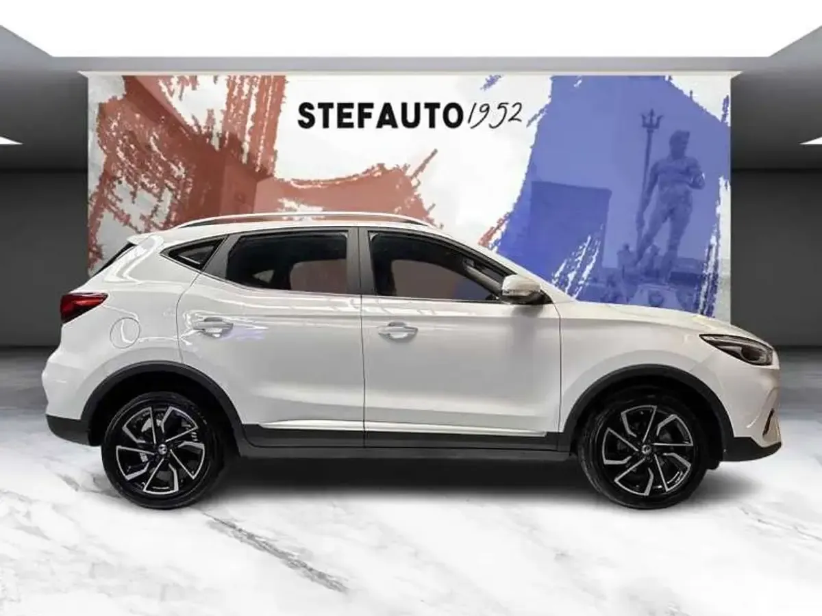 Usata MG ZS Luxury 106 CV (77 kW) 2023 Bianco SUV