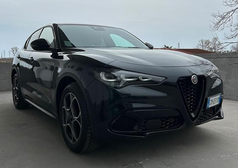 Usata Alfa Romeo Stelvio Sprint 160 CV (117 kW) 2023 Nero SUV