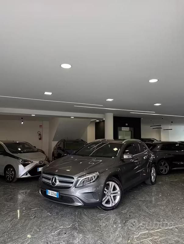 Usata Mercedes GLA200 136 CV (100 kW) 2014 Grigio SUV