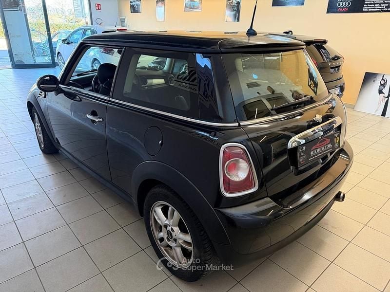 Usata Mini ONE 91 CV (66 kW) 2011 Nero Utilitaria