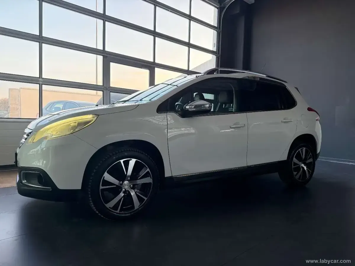 Usata Peugeot 2008 Active 92 CV (67 kW) 2014 Bianco SUV