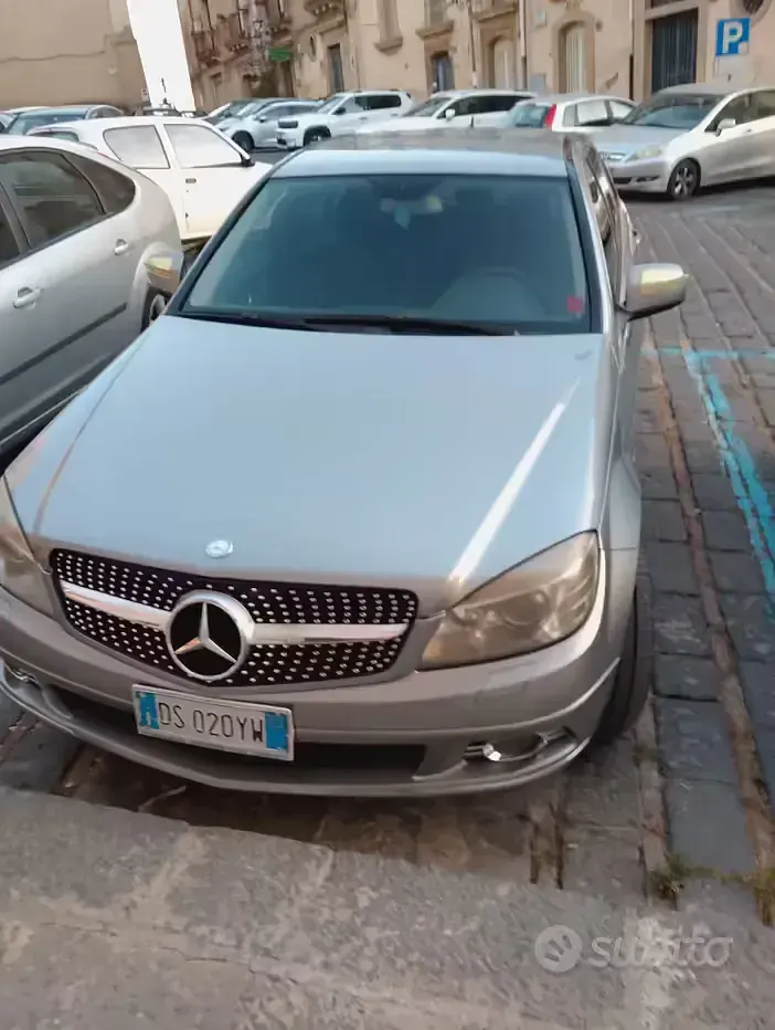 Usata Mercedes C220 170 CV (125 kW) 2009 Grigio Berlina