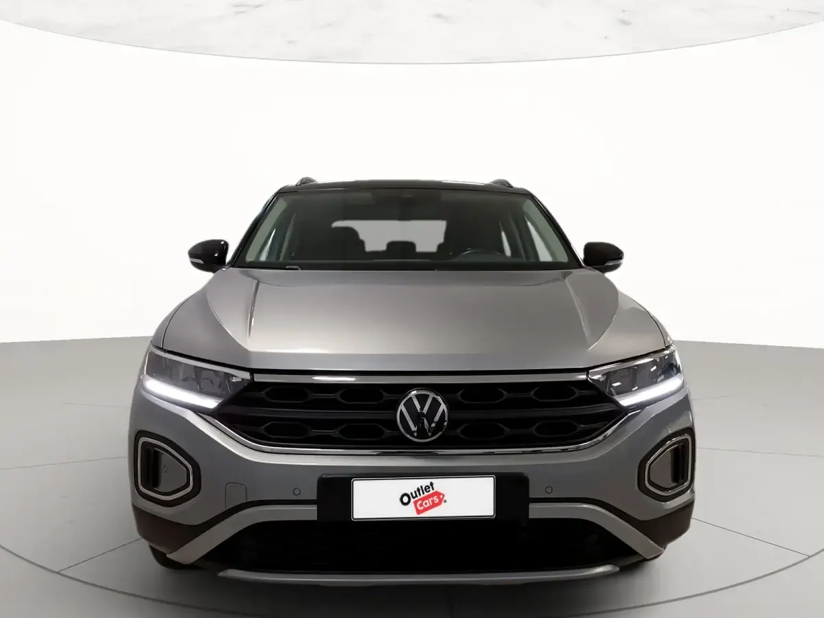 Usata VW T-Roc Life 110 CV (80 kW) 2023 Pyrit silver metallizzato nero SUV