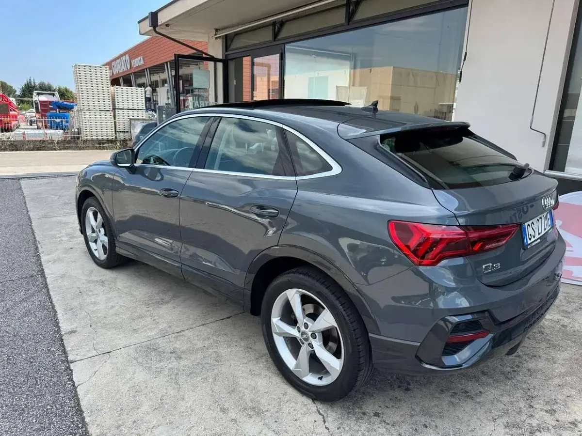 Usata Audi Q3 Sportback S-Line 150 CV (110 kW) 2020 Grigio SUV
