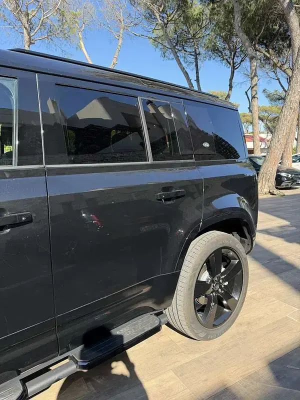 Usata Land Rover Defender Dynamic 249 CV (183 kW) 2024 Nero SUV
