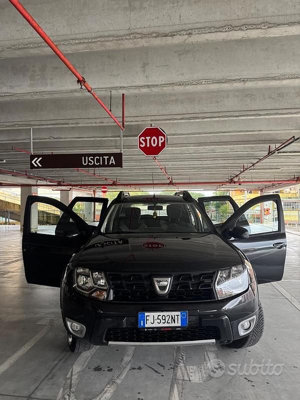 Usata Dacia Duster Black Shadow 109 CV (80 kW) 2017 Nero SUV