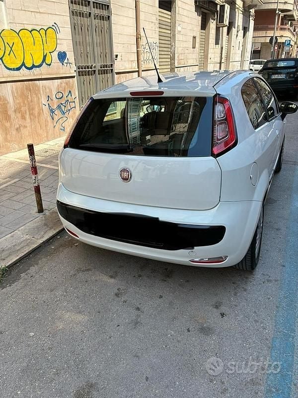 Usata Fiat Punto Evo S 75 CV (55 kW) 2012 Bianco Utilitaria