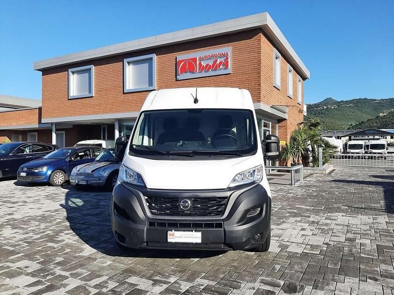 Bianco Usata 2023 Opel Movano Furgone | 17.500 € (Ottimo prezzo) - Immagine 1/4