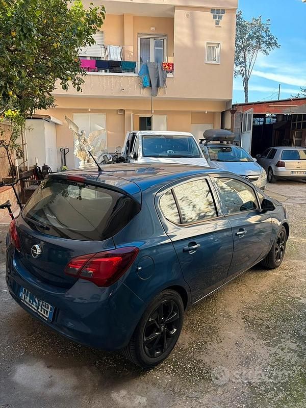 Usata Opel Corsa 90 CV (66 kW) 2015 Blu Utilitaria