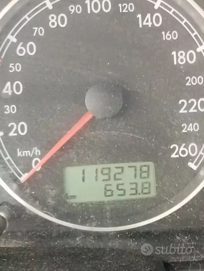 Usata VW Passat 102 CV (75 kW) 2001 Grigio Station wagon
