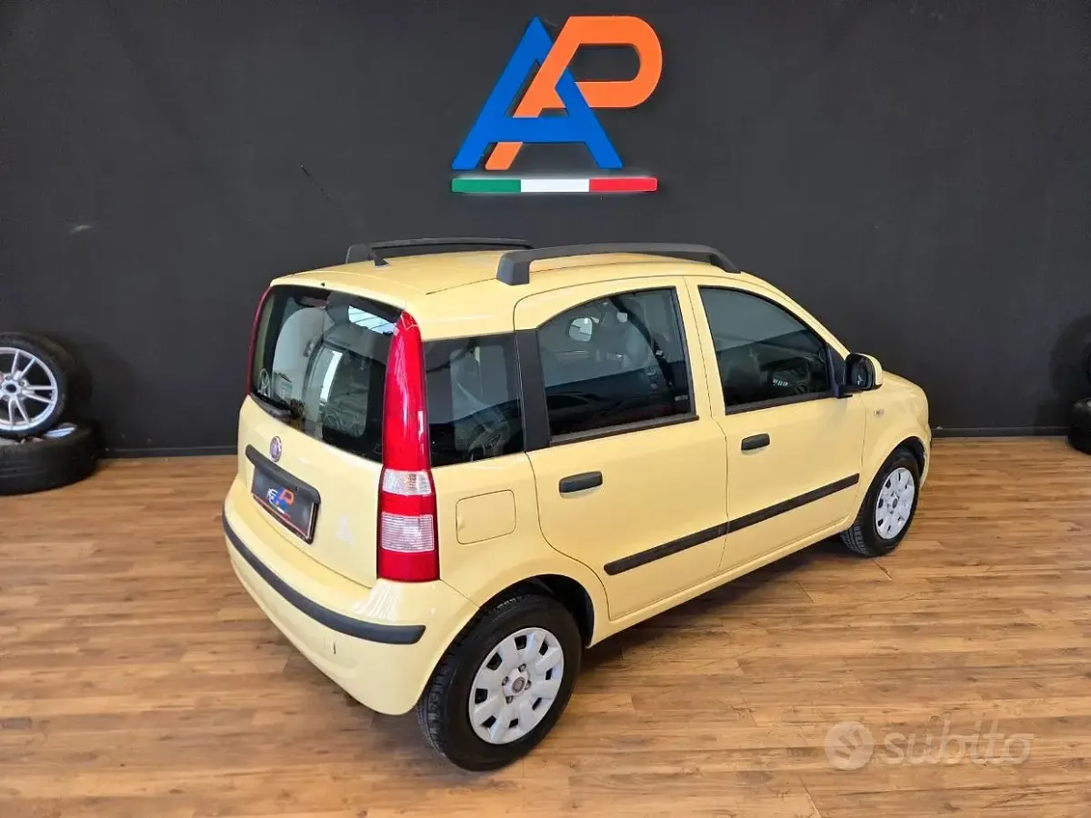 Usata Fiat Panda Dynamic 69 CV (50 kW) 2011 Giallo Utilitaria