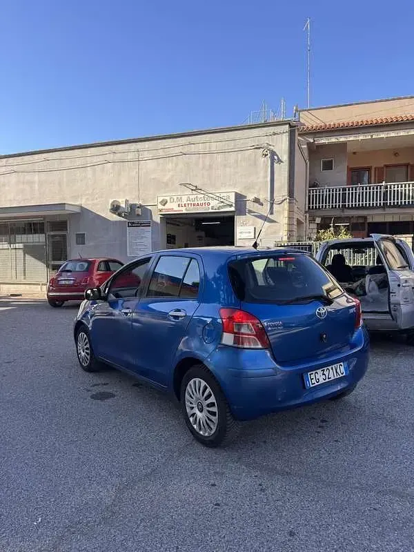 Usata Toyota Yaris 65 CV (47 kW) 2011 Utilitaria