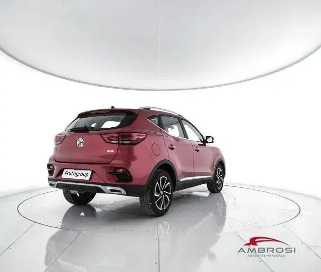 Usata MG ZS Luxury 106 CV (77 kW) 2024 Rosso SUV