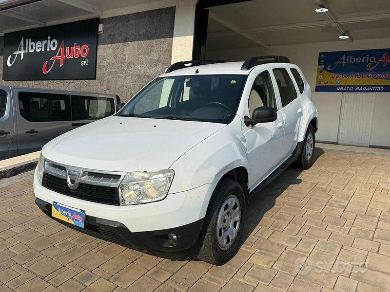 Usata Dacia Duster Lauréate 110 CV (80 kW) 2011 Bianco SUV