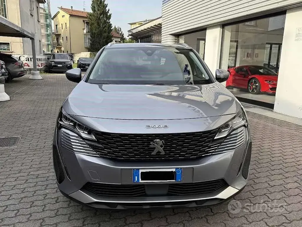Usata Peugeot 3008 Allure 131 CV (96 kW) 2021 Grigio / metallizzato SUV