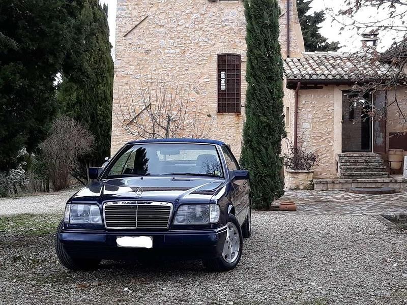 Usata Mercedes E200 Sportline 136 CV (100 kW) 1996 Cabrio