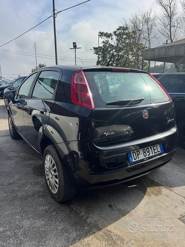 Usata Fiat Grande Punto Dynamic 77 CV (56 kW) 2008 Nero Utilitaria