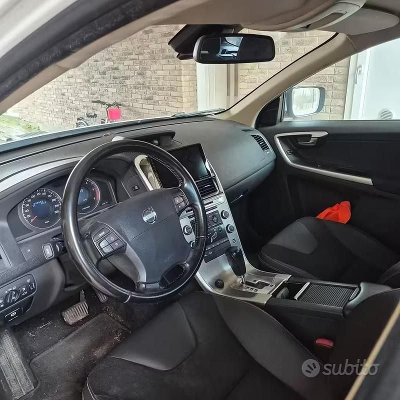 Usata Volvo XC60 163 CV (119 kW) 2009 Bianco SUV